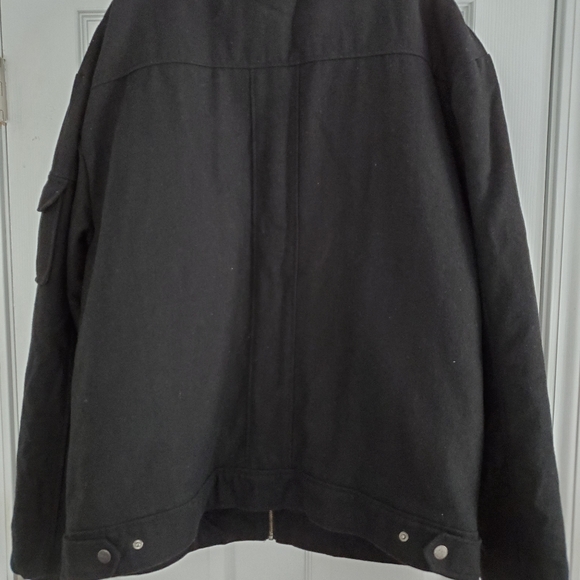 Men's Coat - Picture 7 of 7